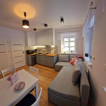 Apartament Przy Deptaku Jelenia Gora Luaran gambar