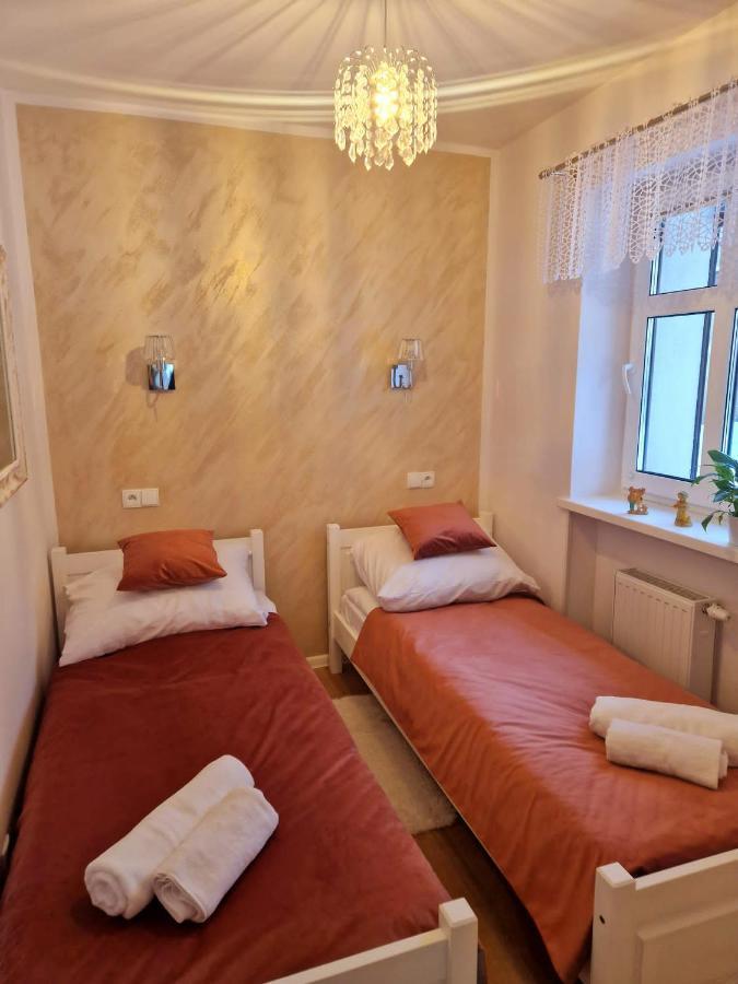 Apartament Przy Deptaku Jelenia Gora Luaran gambar