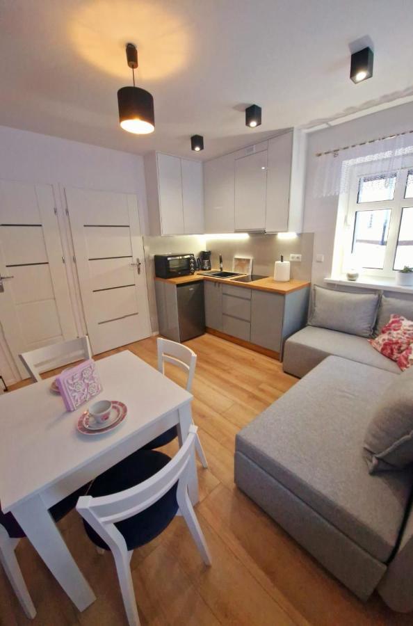 Apartament Przy Deptaku Jelenia Gora Luaran gambar