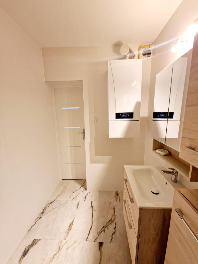 Apartament Przy Deptaku Jelenia Gora Luaran gambar