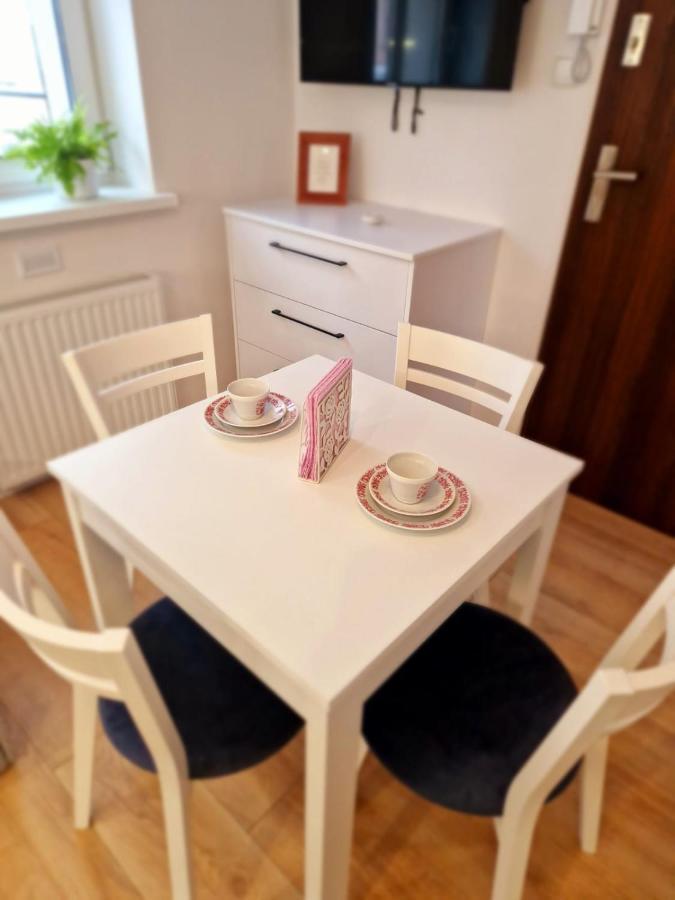 Apartament Przy Deptaku Jelenia Gora Luaran gambar
