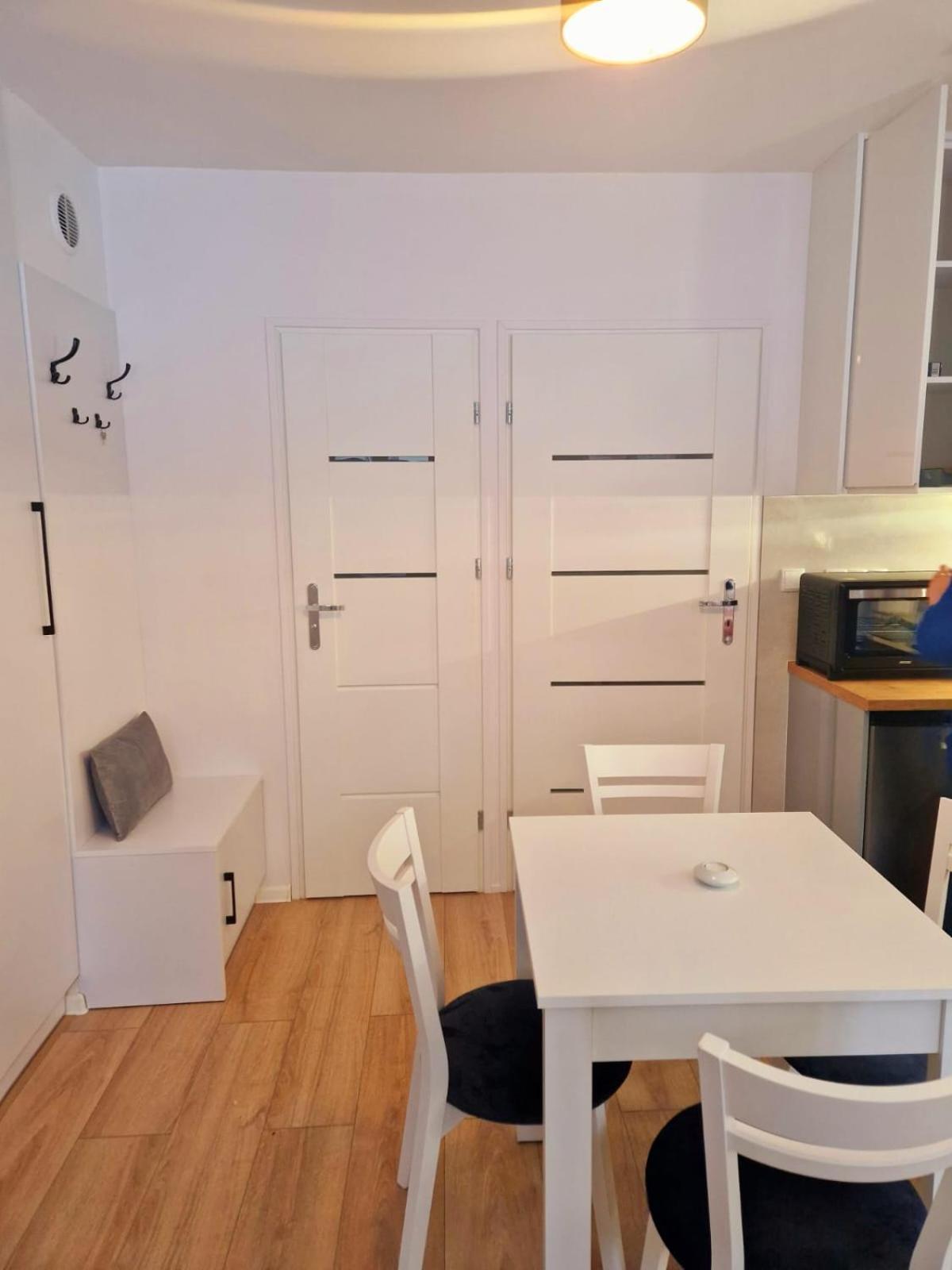 Apartament Przy Deptaku Jelenia Gora Luaran gambar