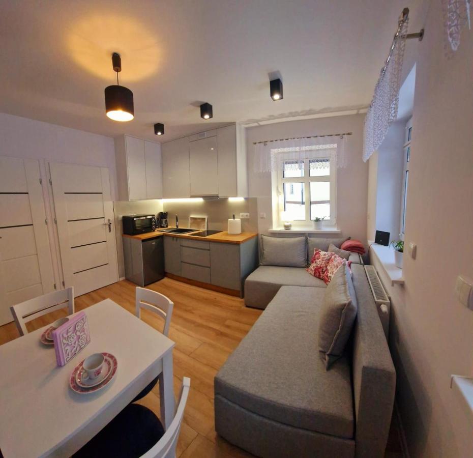 Apartament Przy Deptaku Jelenia Gora Luaran gambar